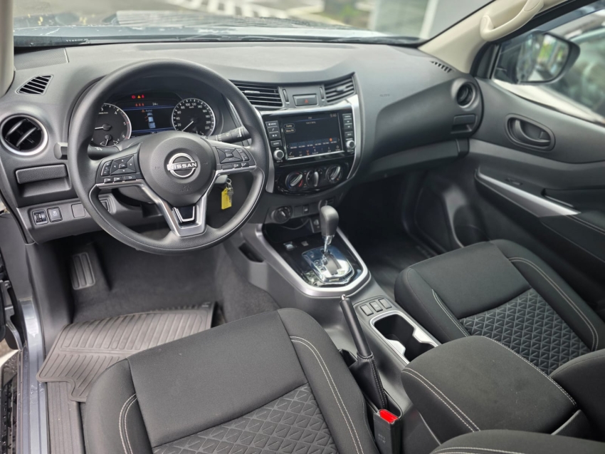 nissan frontier 2.3 16v turbo diesel attack cd 4x4 automatico 2.2 4p 202518