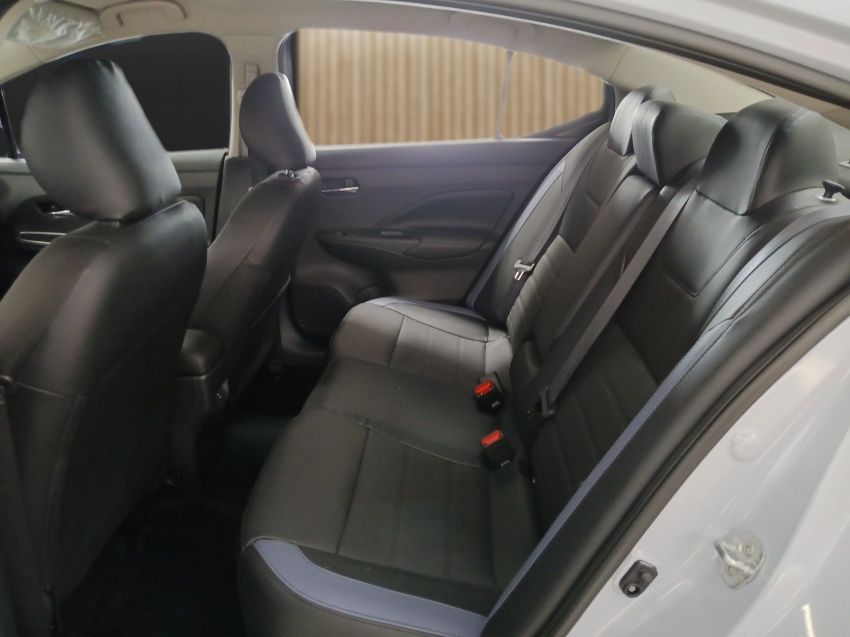 nissan versa 1.6 16v flex exclusive xtronic 4p automatico 2025