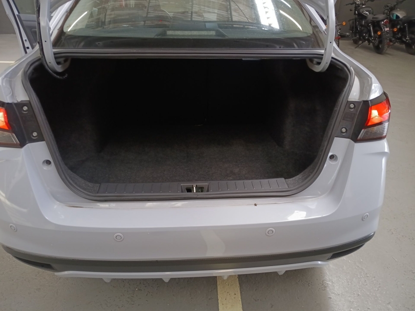 nissan versa 1.6 16v flex exclusive xtronic 4p automatico 2025
