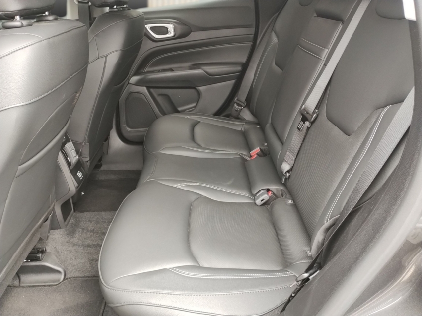 jeep compass 1.3 t270 turbo flex longitude at6 4p automatico 2025