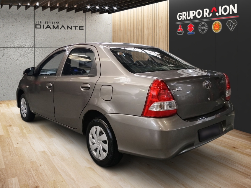 toyota etios 1.5 xs sedan 16v flex 4p automatico 20183