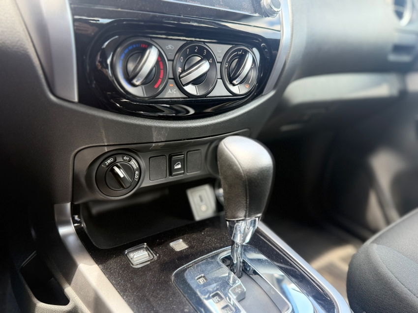 nissan frontier 2.3 16v turbo diesel attack cd 4x4 automatico 2.2 4p 202514