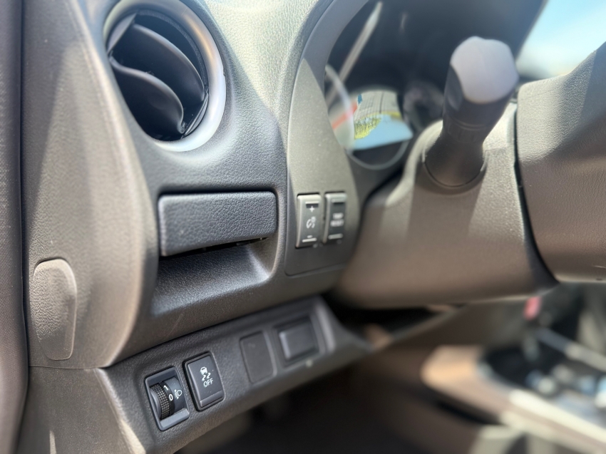 nissan frontier 2.3 16v turbo diesel attack cd 4x4 automatico 2.2 4p 202512