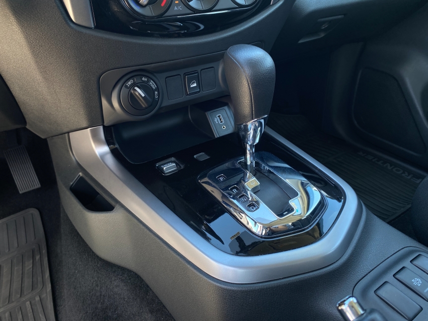 nissan frontier 2.3 16v turbo diesel attack cd 4x4 automatico 4p 202612