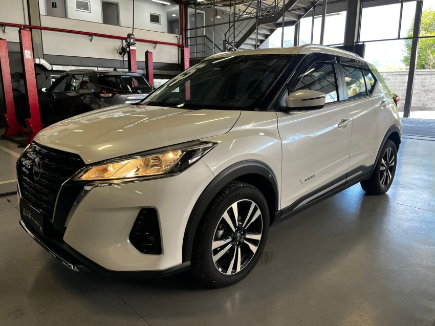 nissan kicks play 1.6 16v flexstart advance plus xtronic flex 4p automatico 2025