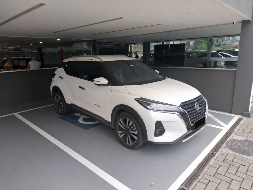 nissan kicks 1.6 16v flexstart exclusive xtronic flex 4p automatico 2022