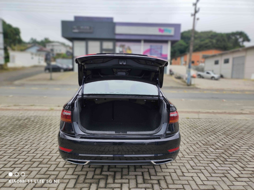volkswagen jetta 1.4 250 tsi total flex r-line tiptronic 2019