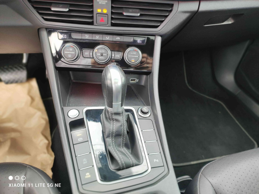 volkswagen jetta 1.4 250 tsi total flex r-line tiptronic 2019