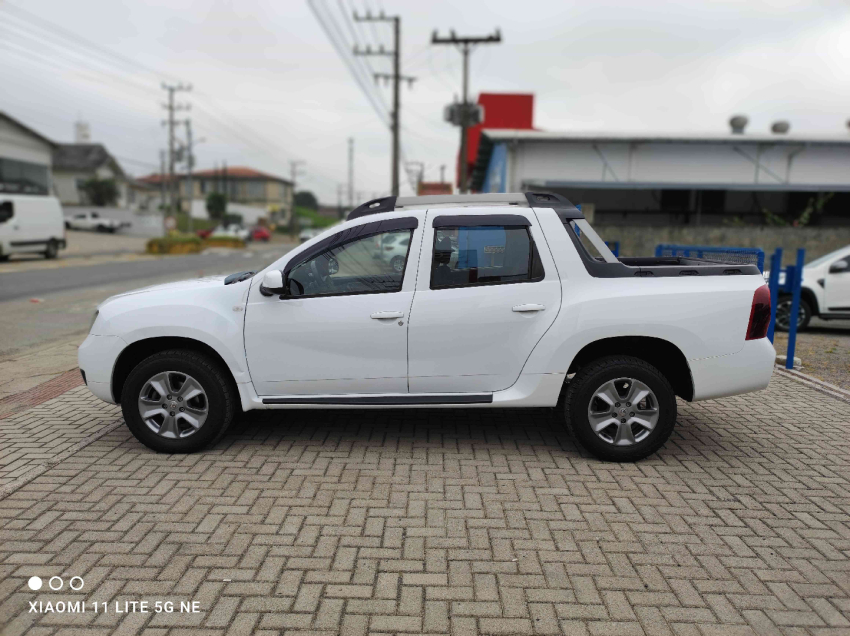 oroch dynamique 2.0 16v flex aut