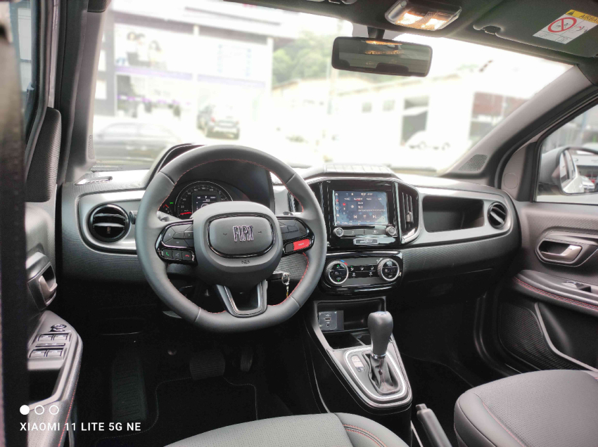 fiat strada 1.0 turbo 200 flex ultra cd cvt 4p automatico 2025