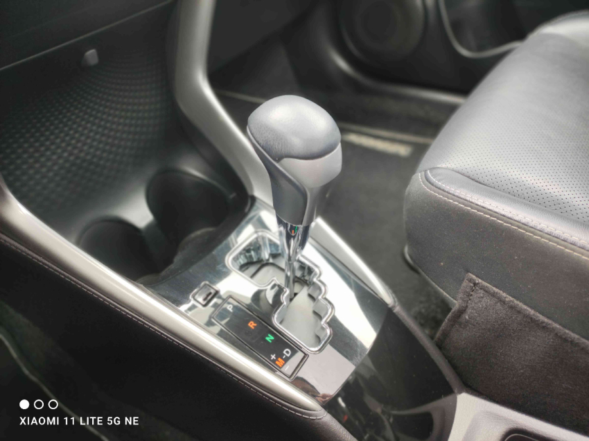 toyota yaris 1.5 16v flex sedan xls multidrive 4p automatico 2019