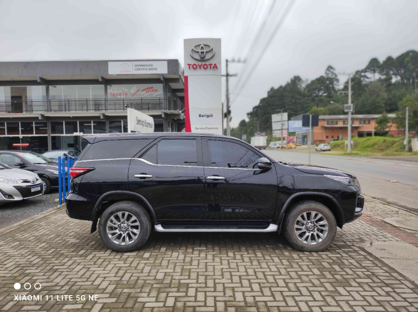 toyota hilux sw4 2.8 d-4d turbo diesel srx 7l 4x4 automatico 5p 2023