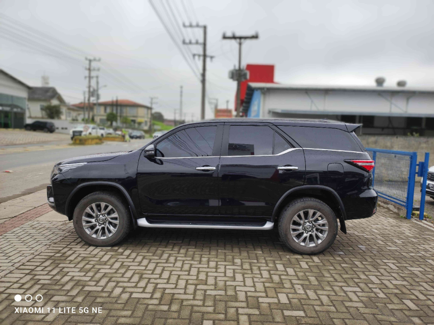 toyota hilux sw4 2.8 d-4d turbo diesel srx 7l 4x4 automatico 5p 2023
