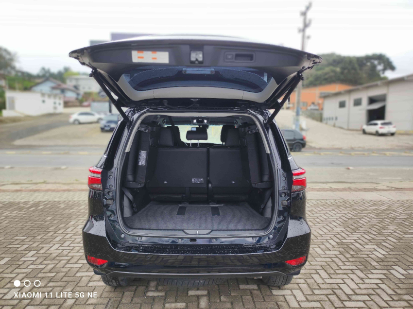 toyota hilux sw4 2.8 d-4d turbo diesel srx 7l 4x4 automatico 5p 2023