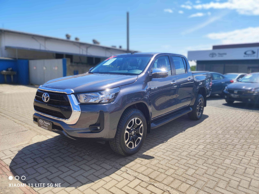 toyota hilux 2.8 d-4d turbo diesel cd srv 4x4 automatico 4p 2023