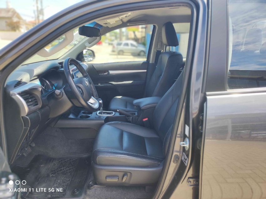 toyota hilux 2.8 d-4d turbo diesel cd srv 4x4 automatico 4p 202311