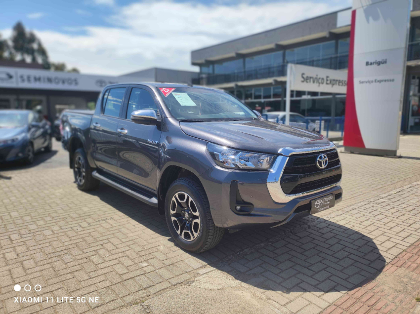 toyota hilux 2.8 d-4d turbo diesel cd srv 4x4 automatico 4p 20232