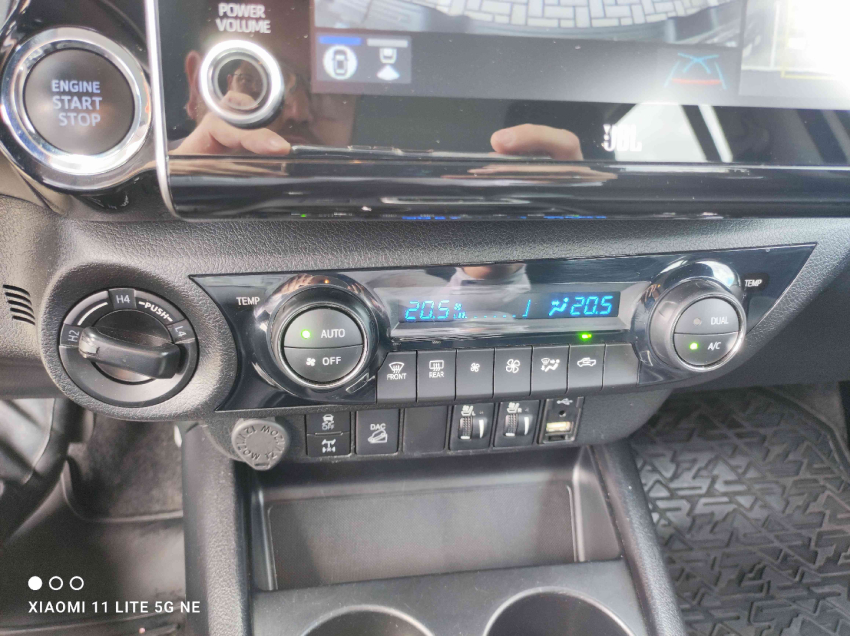 toyota hilux 2.8 d-4d turbo diesel cd srx 4x4 automatico 4p 202312