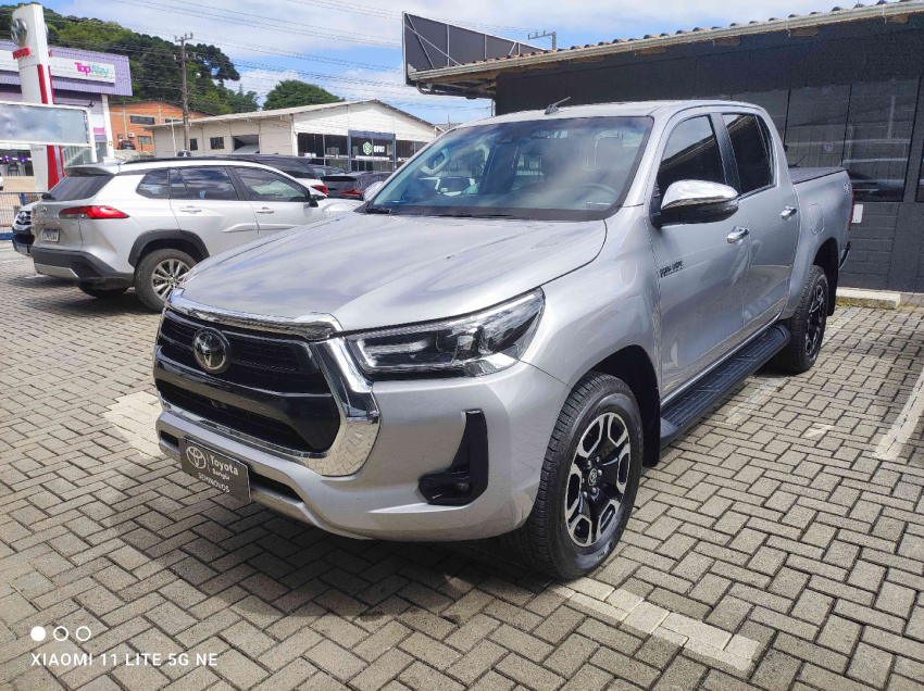 toyota hilux 2.8 d-4d turbo diesel cd srx 4x4 automatico 4p 2023