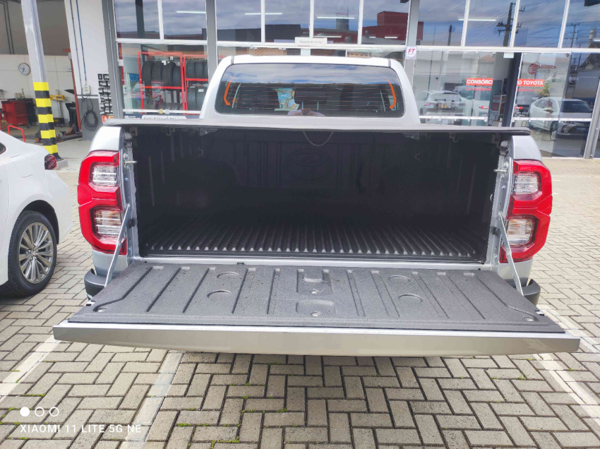 toyota hilux 2.8 d-4d turbo diesel cd srx 4x4 automatico 4p 20236