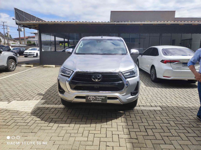 toyota hilux 2.8 d-4d turbo diesel cd srx 4x4 automatico 4p 20231