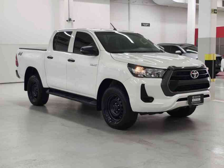 toyota hilux 2.8 d-4d turbo diesel cd power pack 4x4 automatica 4p automatico 2024
