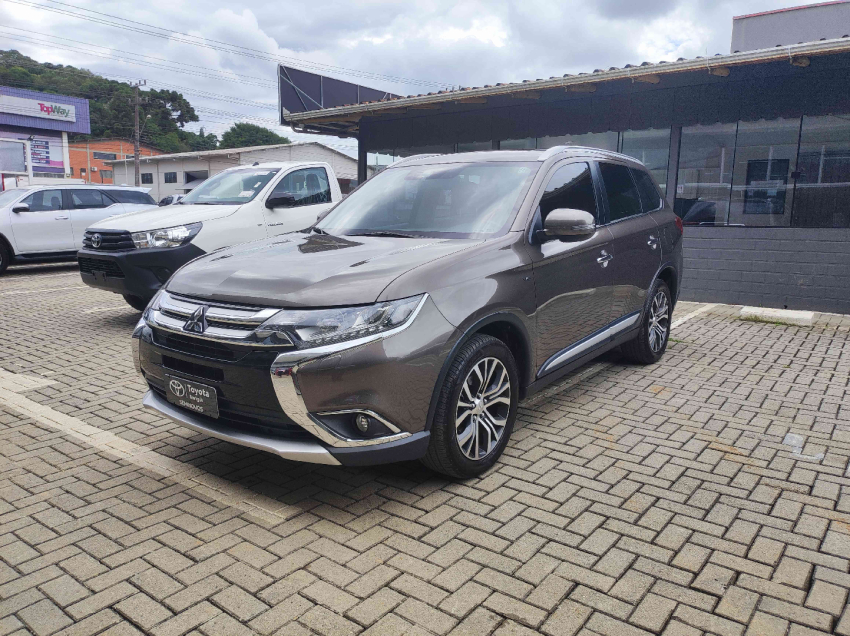 mitsubishi outlander 3.0 gt 4x4 v6 24v gasolina 4p automatico 5p 2018