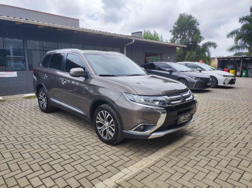 mitsubishi outlander 3.0 gt 4x4 v6 24v gasolina 4p automatico 5p 20182