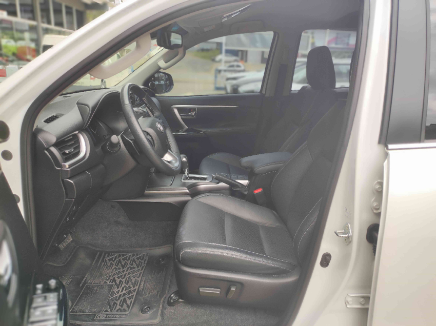 toyota hilux sw4 2.8 d-4d turbo diesel srx 4x4 automatico 5p 202411