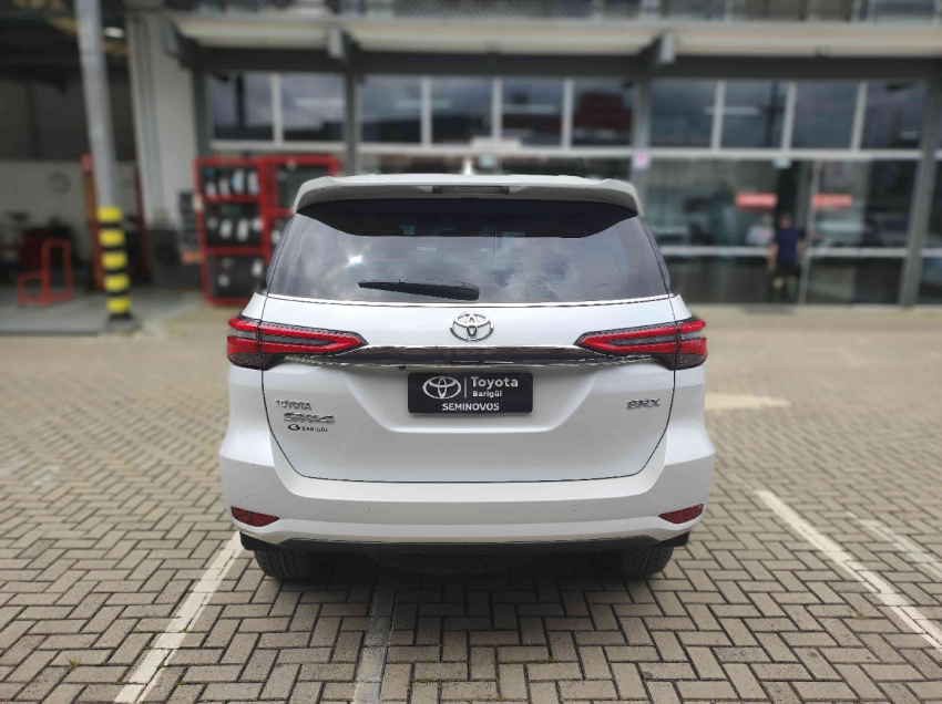 toyota hilux sw4 2.8 d-4d turbo diesel srx 4x4 automatico 5p 20245