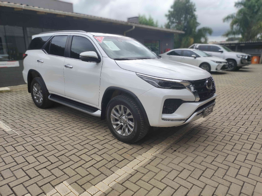 toyota hilux sw4 2.8 d-4d turbo diesel srx 4x4 automatico 5p 20242