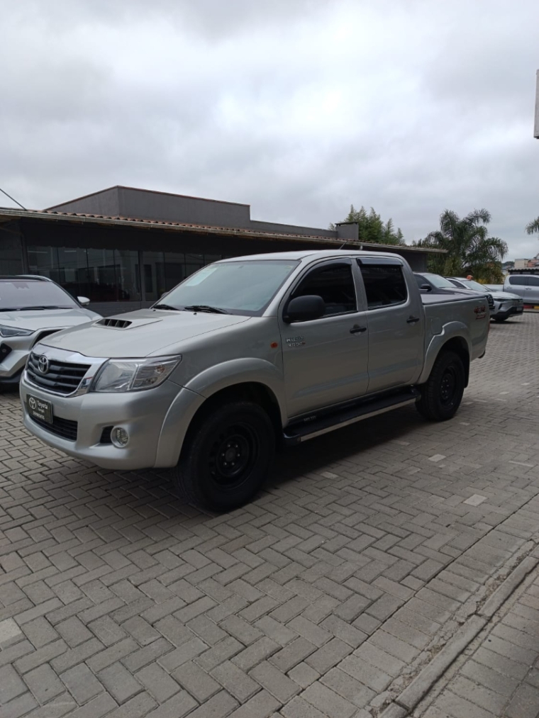 toyota hilux 3.0 std 4x4 cd 16v turbo intercooler diesel 4p manual 2.9 20132