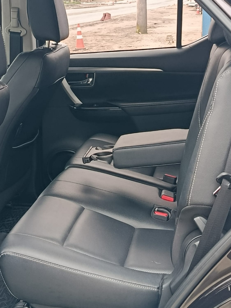toyota hilux sw4 2.8 d-4d turbo diesel srx 7l 4x4 automatico 2.0 4p 20219