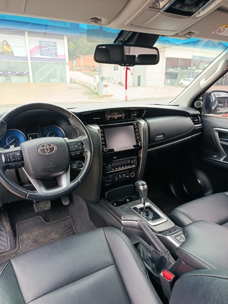 toyota hilux sw4 2.8 d-4d turbo diesel srx 7l 4x4 automatico 2.0 4p 20218