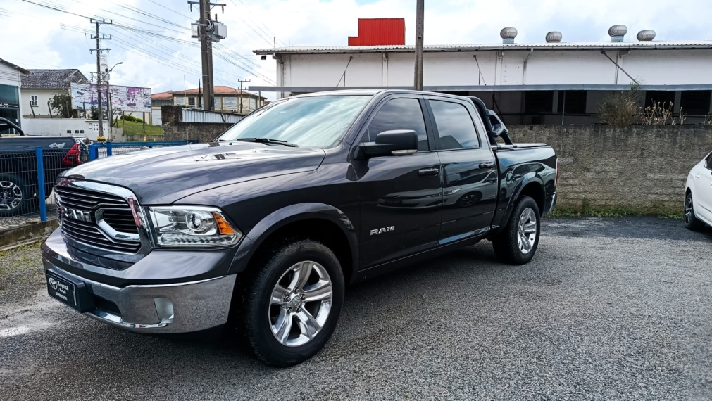ram 1500 5.7 gasolina automatico 2023