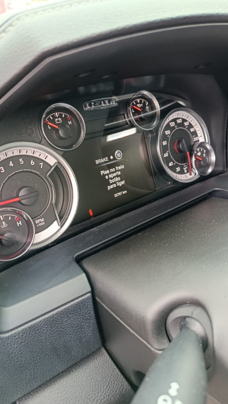 ram 1500 5.7 gasolina automatico 202323