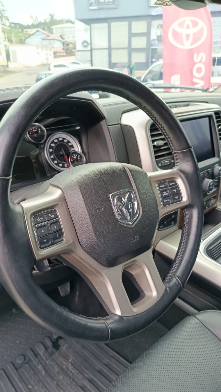 ram 1500 5.7 gasolina automatico 202322