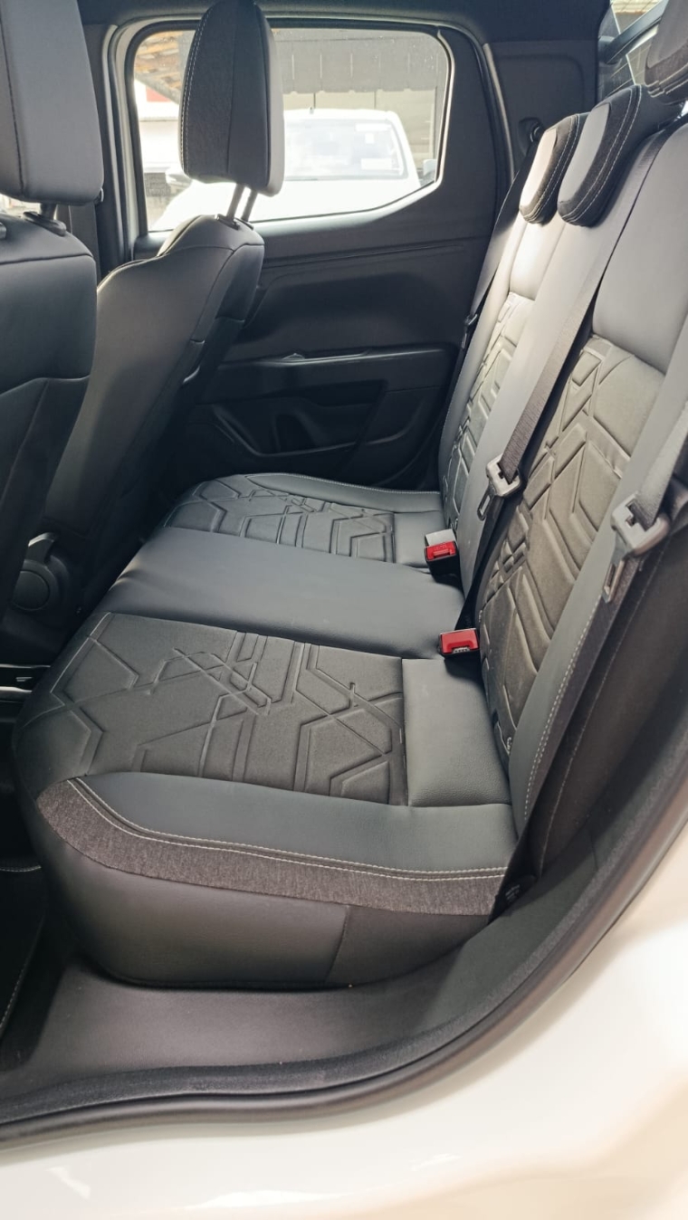 fiat strada 1.3 firefly flex volcano cd cvt 4p automatico 202416