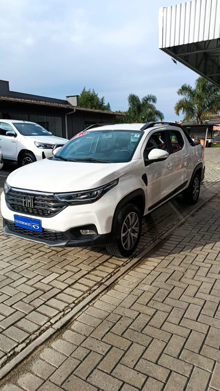 fiat strada 1.3 firefly flex volcano cd cvt 4p automatico 20243