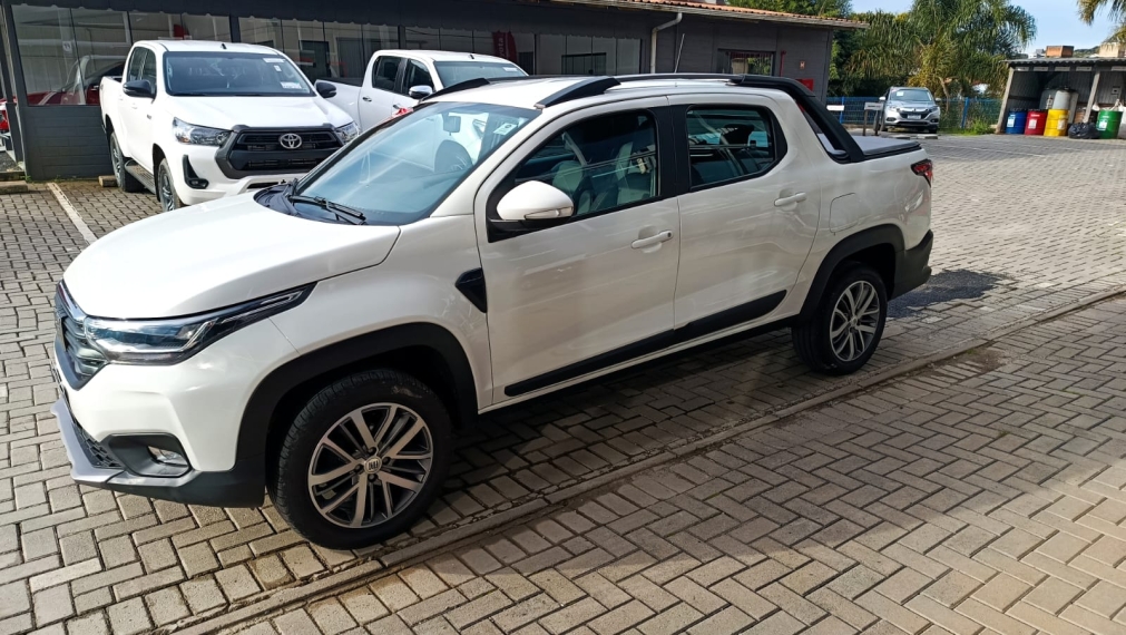 fiat strada 1.3 firefly flex volcano cd cvt 4p automatico 20242