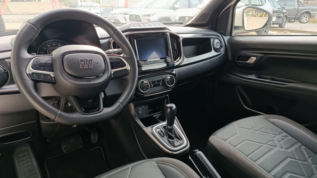 fiat strada 1.3 firefly flex volcano cd cvt 4p automatico 202411