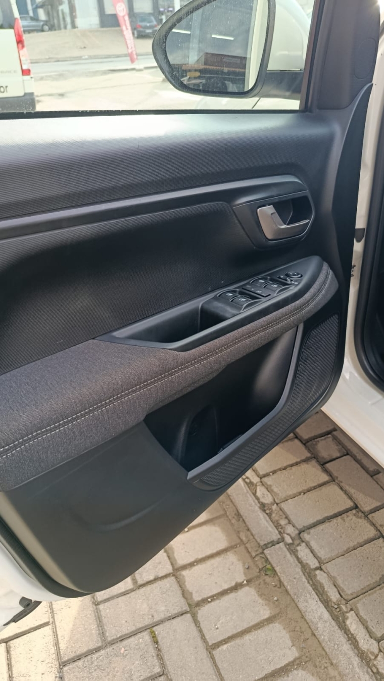 fiat strada 1.3 firefly flex volcano cd cvt 4p automatico 202421