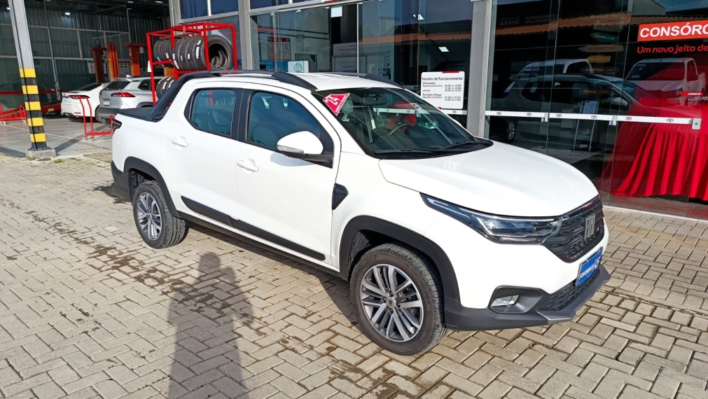 fiat strada 1.3 firefly flex volcano cd cvt 4p automatico 2024