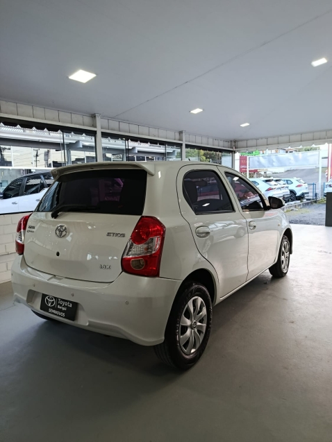 toyota etios 1.3 x 16v flex 4p automatico 20184