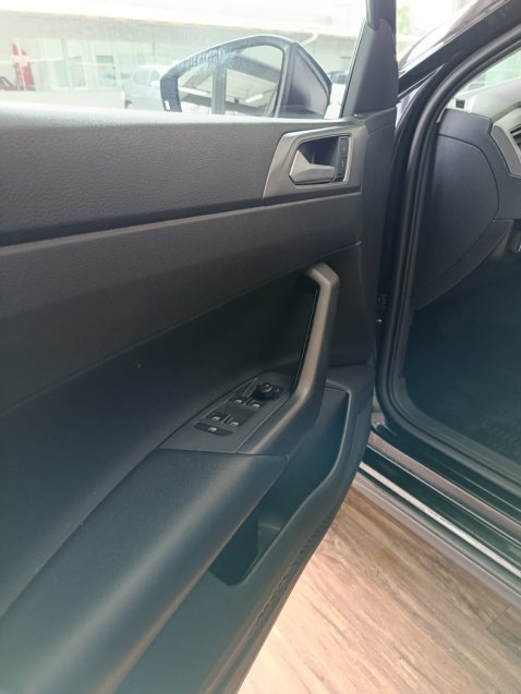 volkswagen nivus 1.0 200 tsi total flex comfortline automatico 4p 20239