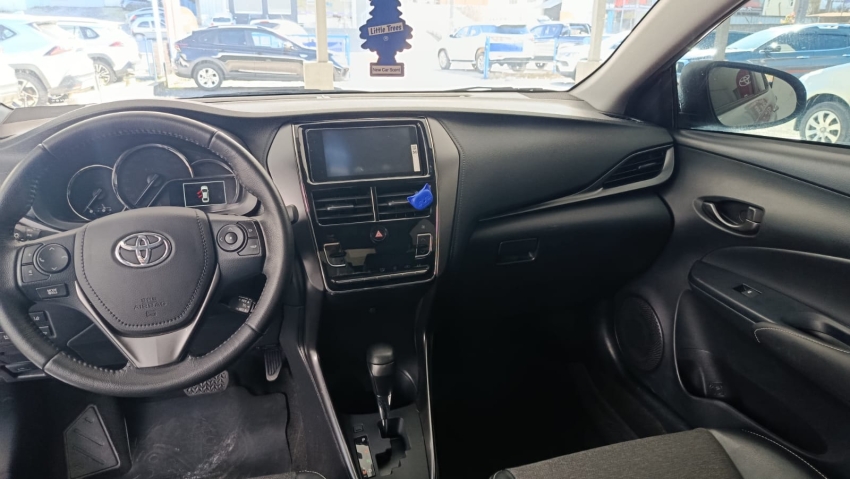 toyota yaris 1.5 16v flex sedan xs multidrive 4p automatico 202511