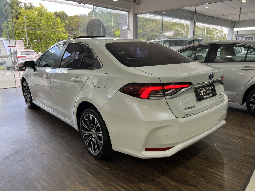 corolla altis prem. hibrido 1.8 aut5