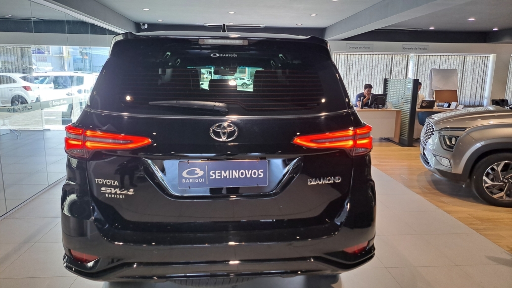 hilux sw4 2.8 d-4d turbo diesel diamond 7l