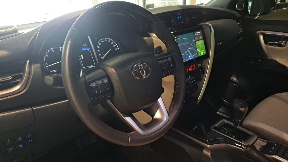 hilux sw4 2.8 d-4d turbo diesel diamond 7l