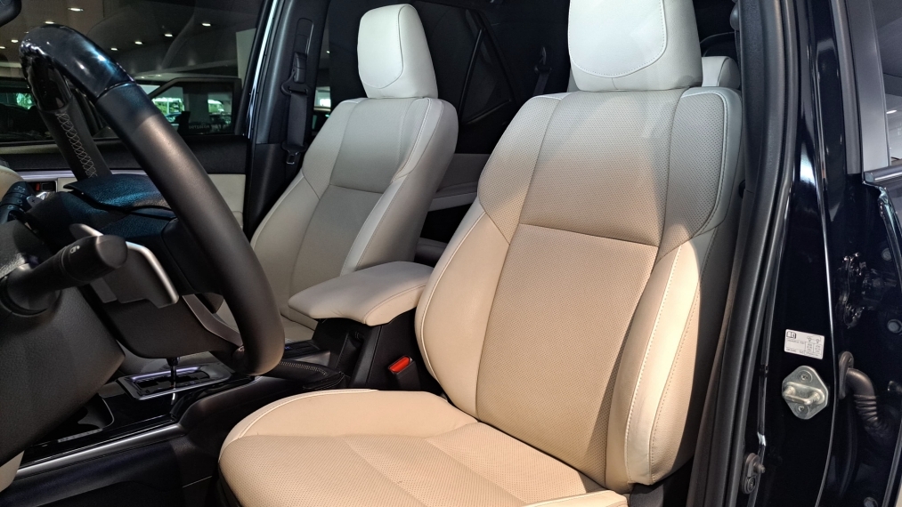 hilux sw4 2.8 d-4d turbo diesel diamond 7l